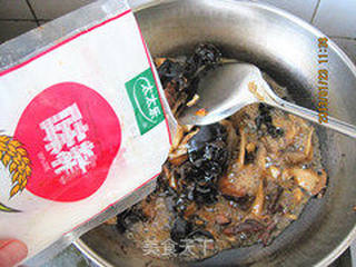 家常菜----营养丰富的炒三菌的做法步骤:14