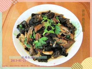 家常菜----营养丰富的炒三菌的做法步骤:16