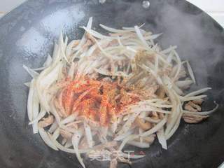 馕焖皮芽子炒肉的做法步骤:7