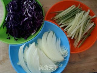 紫甘蓝蔬菜卷的做法步骤:3