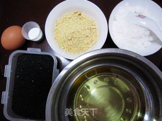 简单易做,酥得掉渣的花生酥的做法步骤:2