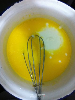 酸奶蜜豆戚风的做法步骤:2