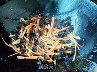 家常小菜——三丝炒蛋的做法步骤:4