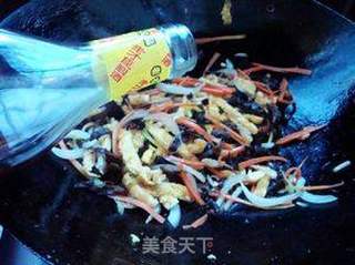 家常小菜——三丝炒蛋的做法步骤:8