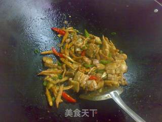 沙茶酱萝卜干炒肉的做法步骤:9