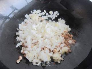 酸菜肉末炒米饭的做法步骤:7