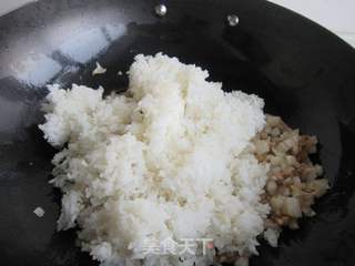 酸菜肉末炒米饭的做法步骤:8