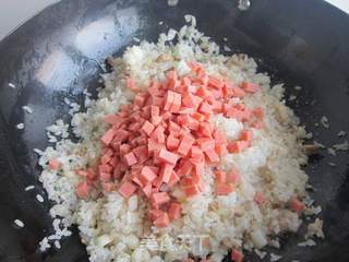 酸菜肉末炒米饭的做法步骤:9