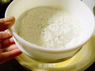 原味戚风蛋糕的做法步骤:4