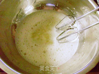 原味戚风蛋糕的做法步骤:7