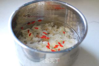 【白果银耳羹】的做法步骤:3
