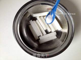 油辣白萝卜条的做法步骤:3