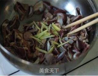 夏日里做个超下饭的——爆炒鸡胗的做法步骤:5