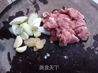 吃撑了也不用担心发胖——香辣肉片魔芋的做法步骤:3