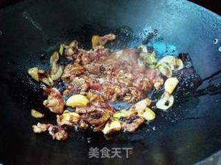 吃撑了也不用担心发胖——香辣肉片魔芋的做法步骤:6
