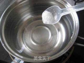 北极虾牛油果蝴蝶粉的做法步骤:2