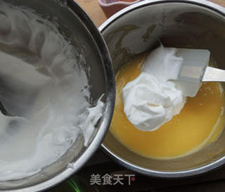 详解经典基础戚风蛋糕——我的烘焙血泪史的做法步骤：13