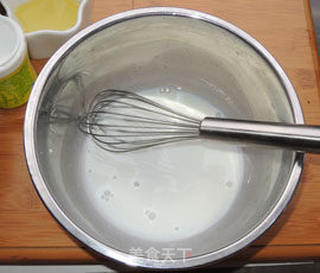 详解经典基础戚风蛋糕——我的烘焙血泪史的做法步骤：3