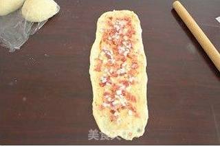 用面包机做好吃的面包——培根卷的做法步骤:4