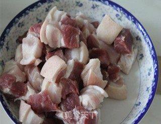 绝对让您忽略肉的土豆吃法——土豆干红烧肉的做法步骤:2