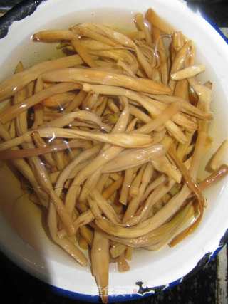 大白菜烩黄花菜丸子的做法步骤：2