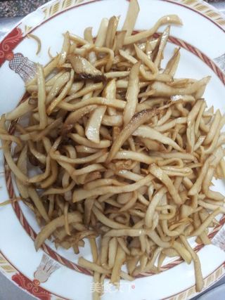 杏鲍菇炒肉丝的做法步骤:4