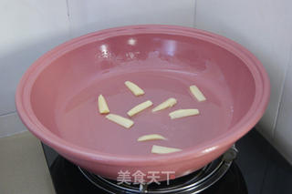 20分钟做出老少通吃的家庭宴客菜——话梅鸡翅的做法步骤:3