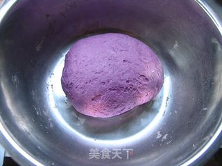 【披萨处女秀】绚丽多彩,美味诱人——紫薯田园披萨的做法步骤:2