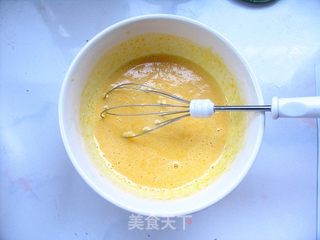 绵软细腻、金黄诱人——南瓜戚风的做法步骤:5