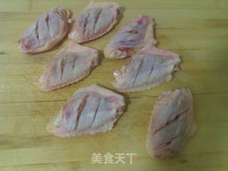 除夕菜 啤酒鸡翅的做法步骤:2