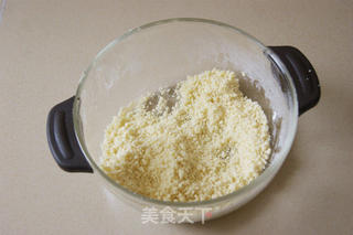 30分钟做出最菜鸟级的松软蛋糕——蔓越莓玛芬的做法步骤:4