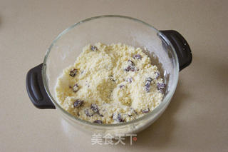 30分钟做出最菜鸟级的松软蛋糕——蔓越莓玛芬的做法步骤:6