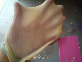 火腿香葱花型面包的做法步骤:2