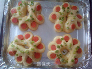 火腿香葱花型面包的做法步骤:14