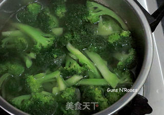 冬日混搭:素炒西兰花的做法步骤:3