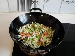 葱爆北极虾的做法步骤:7