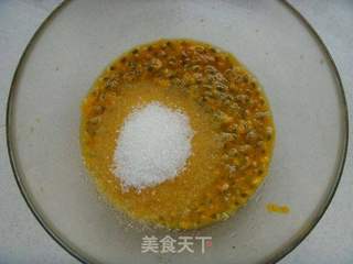 封存独特而奇妙的果香---自制百香果果酱的做法步骤:2