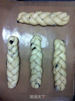奶酥黑提辫子包(液种)的做法步骤:6