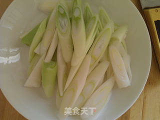 葱爆羊肉的做法步骤:2