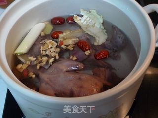 营养乳鸽汤的做法步骤：4