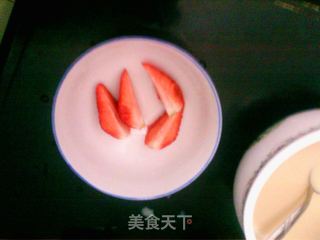 草莓双拼奶茶的做法步骤:9