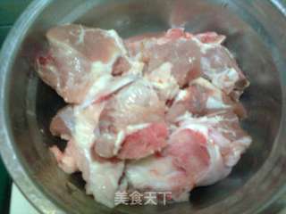 杜仲灵芝猪尾骨汤的做法步骤:4
