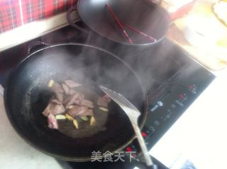 豆角焖面~~和我一样只有意大利面和冻豆角的娃娃们看过来~~的做法步骤：3