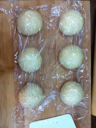 这样吃才过瘾——肉松面包的做法步骤:2