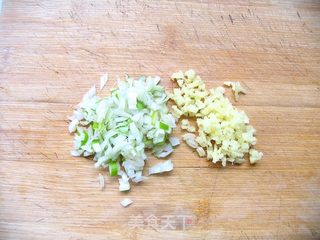 今年过年咱吃不一般的饺子——浪漫双色鸡蛋水饺的做法步骤:4