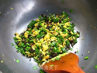 今年过年咱吃不一般的饺子——浪漫双色鸡蛋水饺的做法步骤：11