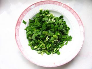 今年过年咱吃不一般的饺子——浪漫双色鸡蛋水饺的做法步骤:5