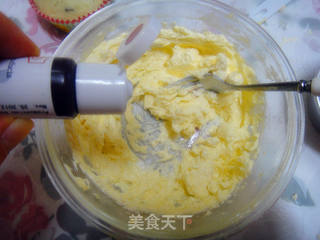 杯子蛋糕必备——基础奶油霜的做法步骤:5