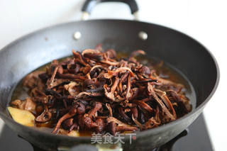 【东北地方菜】小鸡炖蘑菇的做法步骤:7