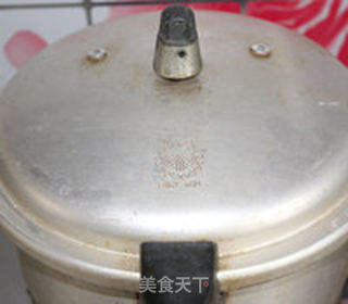紫薯金桂银耳雪梨羹的做法步骤:4